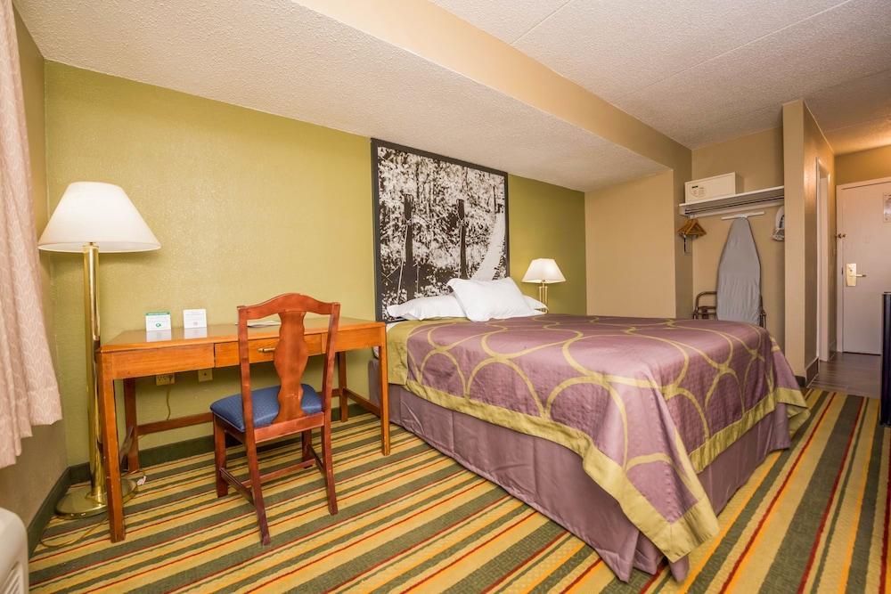 Hotel Super 8 By Wyndham Frederick Esterno foto