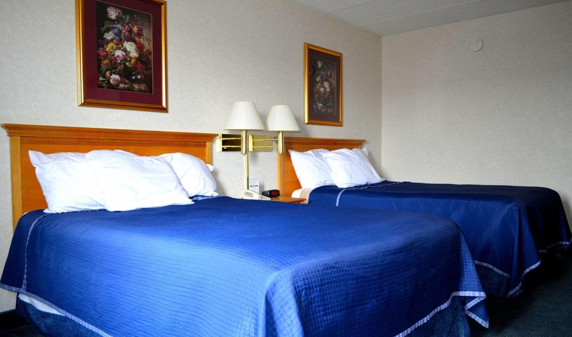Hotel Super 8 By Wyndham Frederick Esterno foto